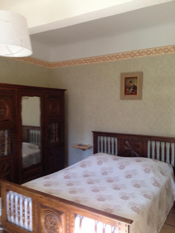 Bar Hotel De La Place Mezel Dış mekan fotoğraf